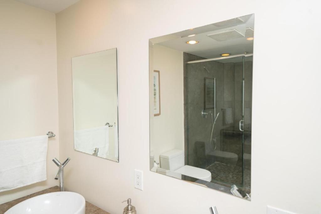 Apartment W Stunning Private With Access To Amenities